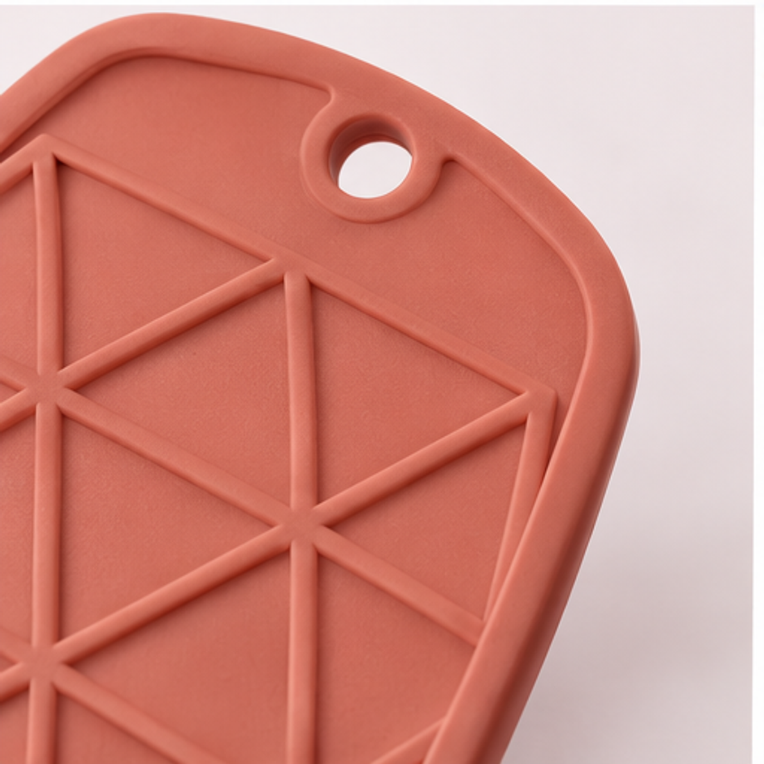 Heat-Resistant Iron Rest — detail